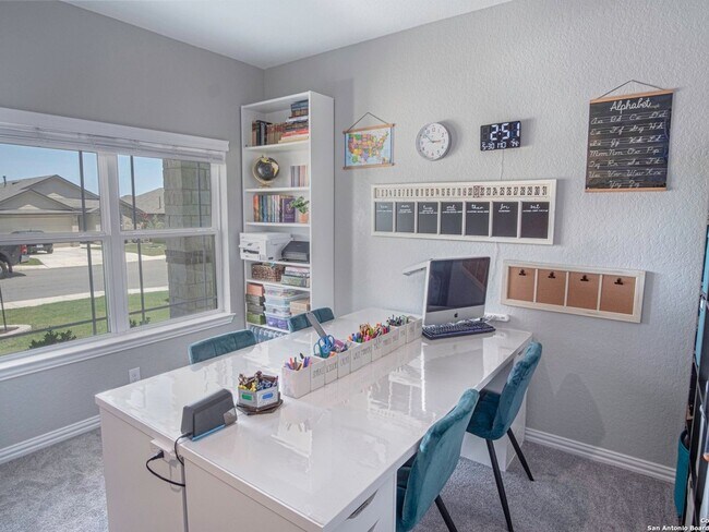 Foto del edificio - 4 Bedroom Single Family Home in San Antonio