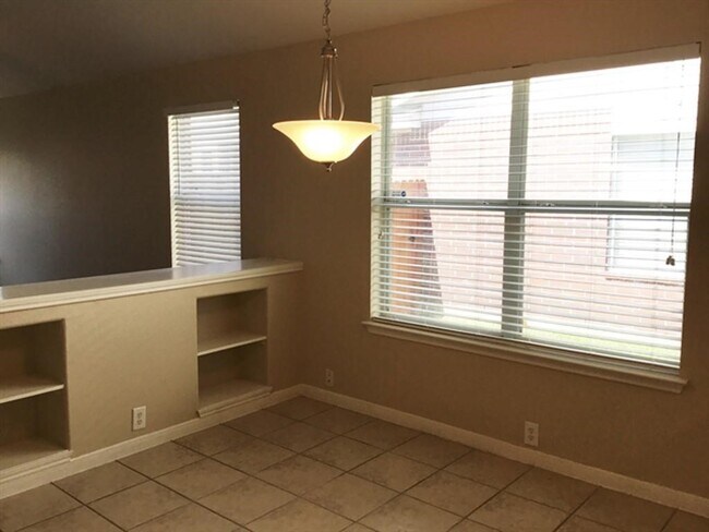 Building Photo - 16623 Grenada Falls Dr