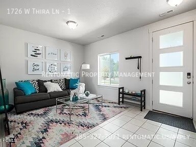 Foto del edificio - 1726 Thira Ln