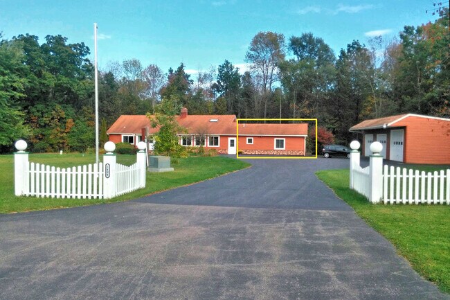 Foto del edificio - 1494 Immanuel Dr