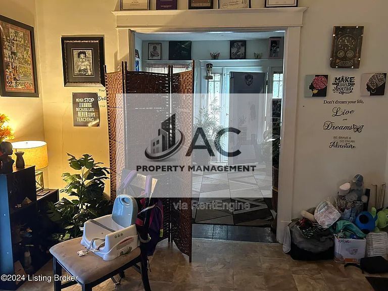 Photo - 1212 Queen Avenue