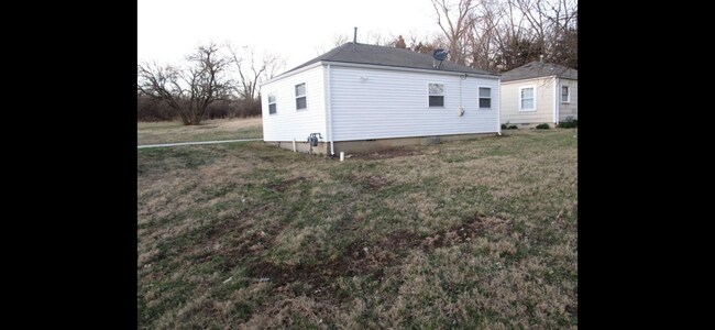 Foto del edificio - 10706 Hickman Mills Dr