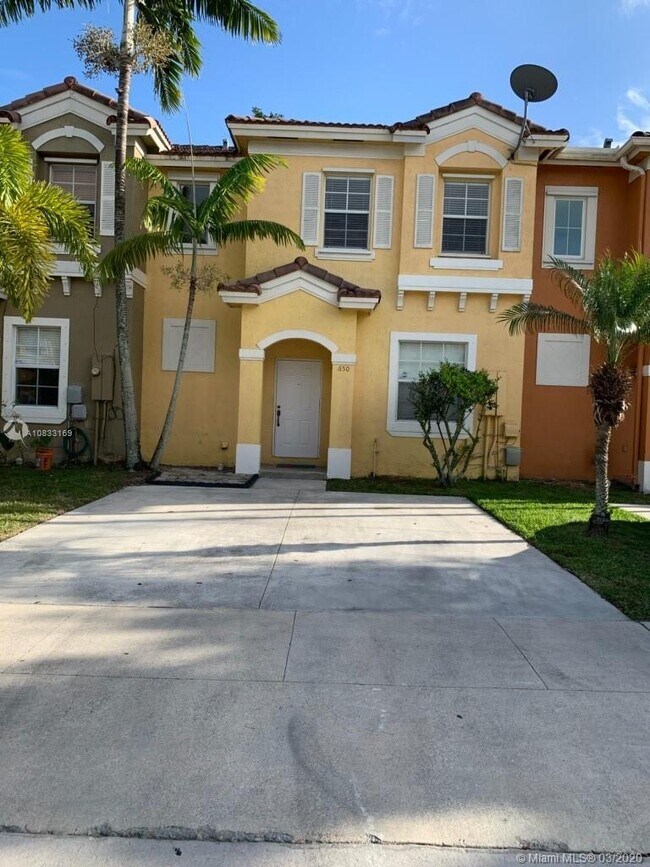 650 SE 2nd St, Homestead, FL 33030 Townhouse for Rent in Homestead