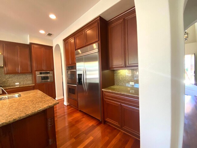 Building Photo - Pleasanton Ponderosa 5 bed+loft / 4 bath, ...
