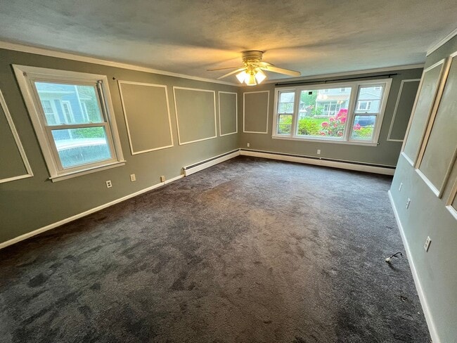 Building Photo - Single Family Home for Rent in Longmeadow!