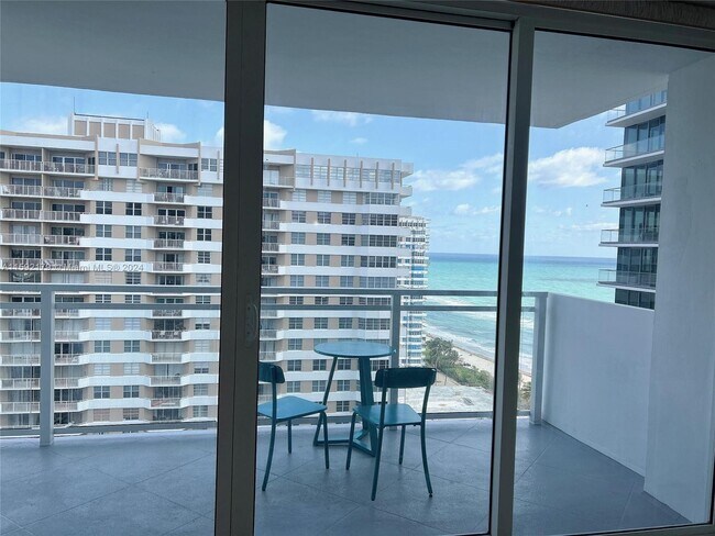 Building Photo - 2030 S Ocean Dr