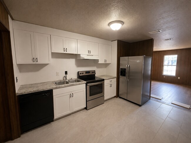 Foto del edificio - 352 N Allis St
