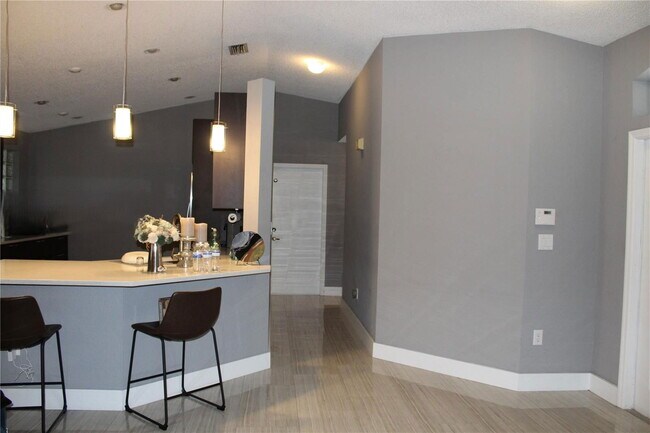 Foto del edificio - 16405 Sapphire St