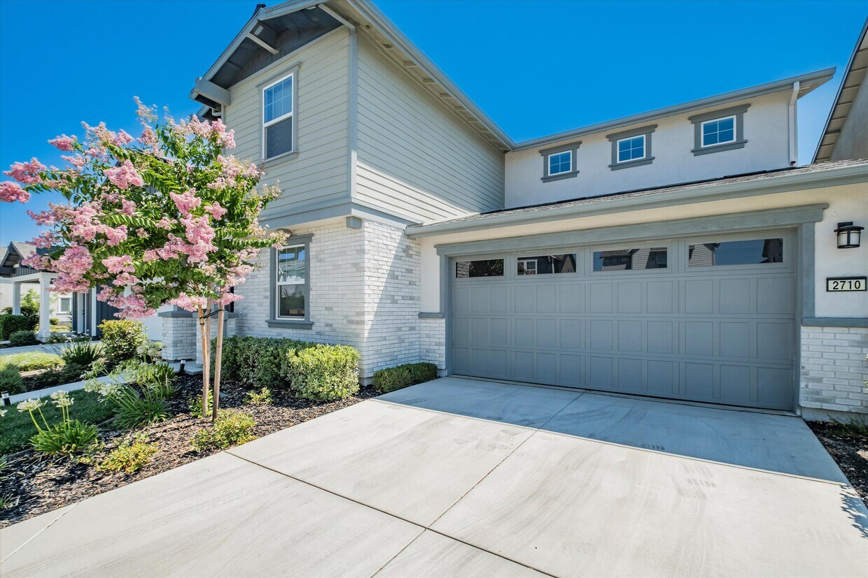 Foto principal - 2710 Mossy Creek St