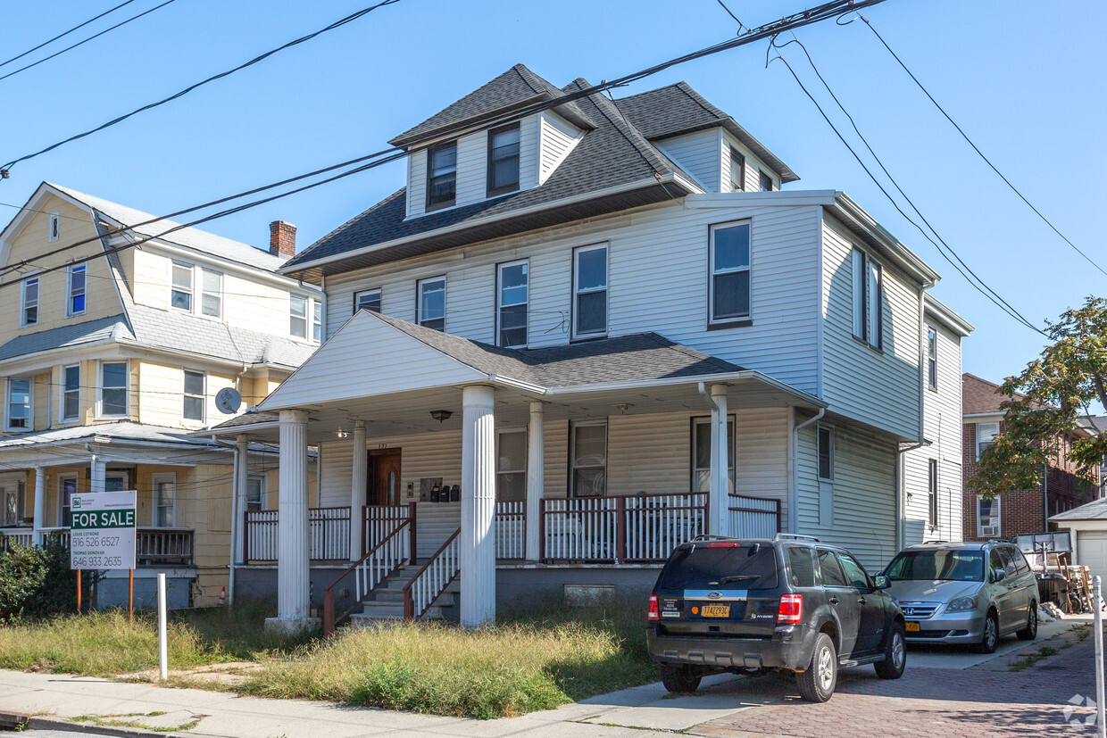 Foto principal - 172 Beach 119th St