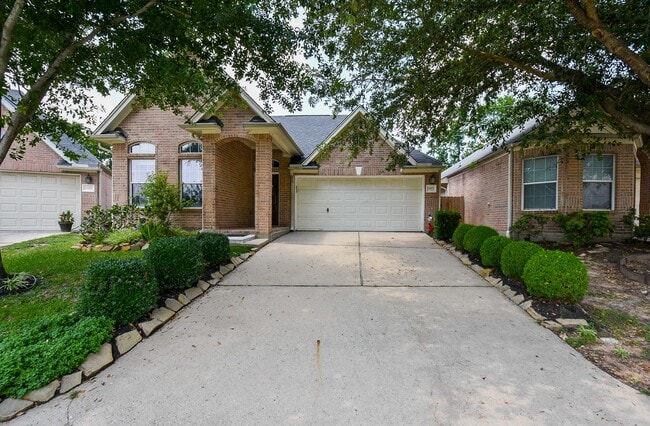 Foto del edificio - 15975 Cottage Ivy Cir