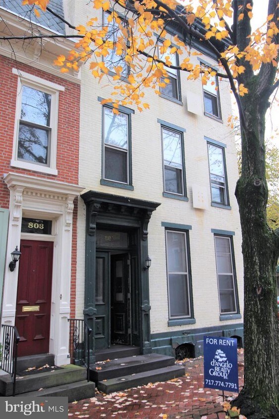 Primary Photo - 264 Briggs St
