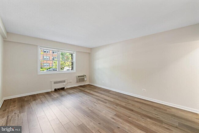 Foto del edificio - 4402 N Pershing Dr