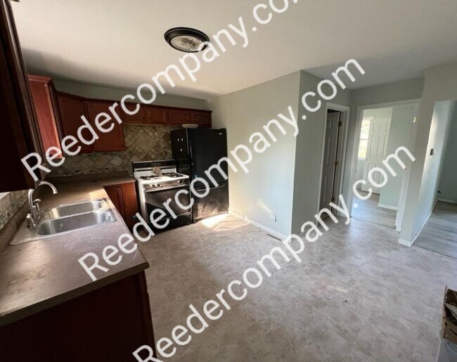 Building Photo - Newly Renovated 2 bedroom 1 bath house