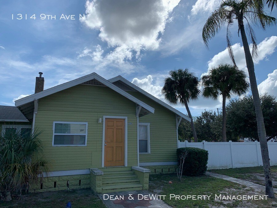 Primary Photo - Historic Uptown 2/1 SFH For Rent