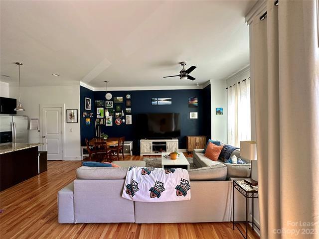 Foto del edificio - 525 Steel Gardens Blvd