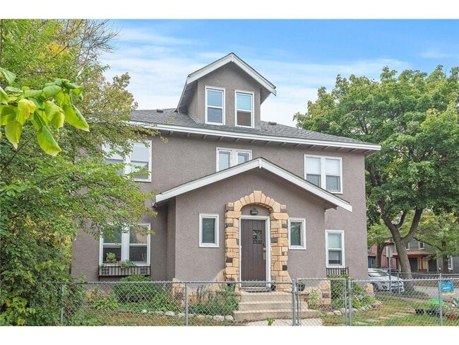 Building Photo - 2829 Pillsbury Ave S