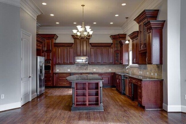Foto del edificio - 1011 Heritage Acres Weddington...Avail NOW...