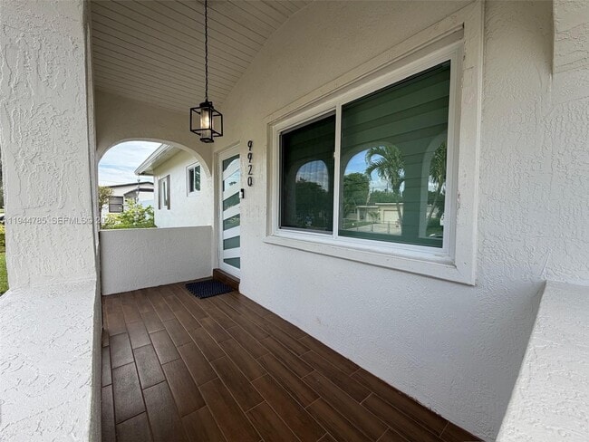 Foto del edificio - 9920 Jamaica Dr