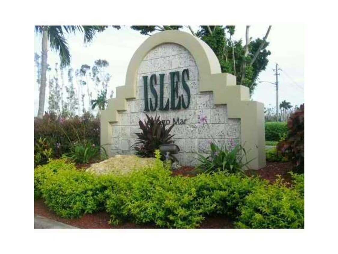 Primary Photo - Remodeled 2 Bedroom / 2 Bathroom Condo wit...