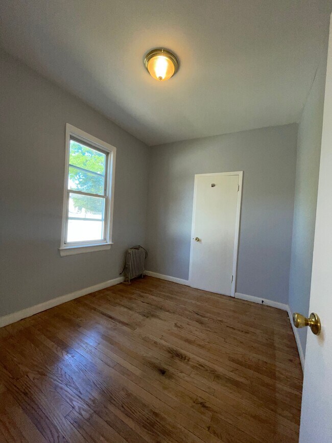 Foto del edificio - 1696 Winfield St