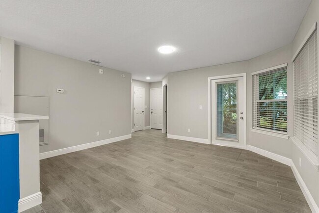 Foto del edificio - 2592 Grassy Point Dr