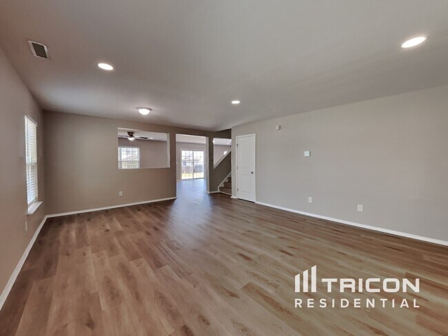Building Photo - 514 Kerriann Ln
