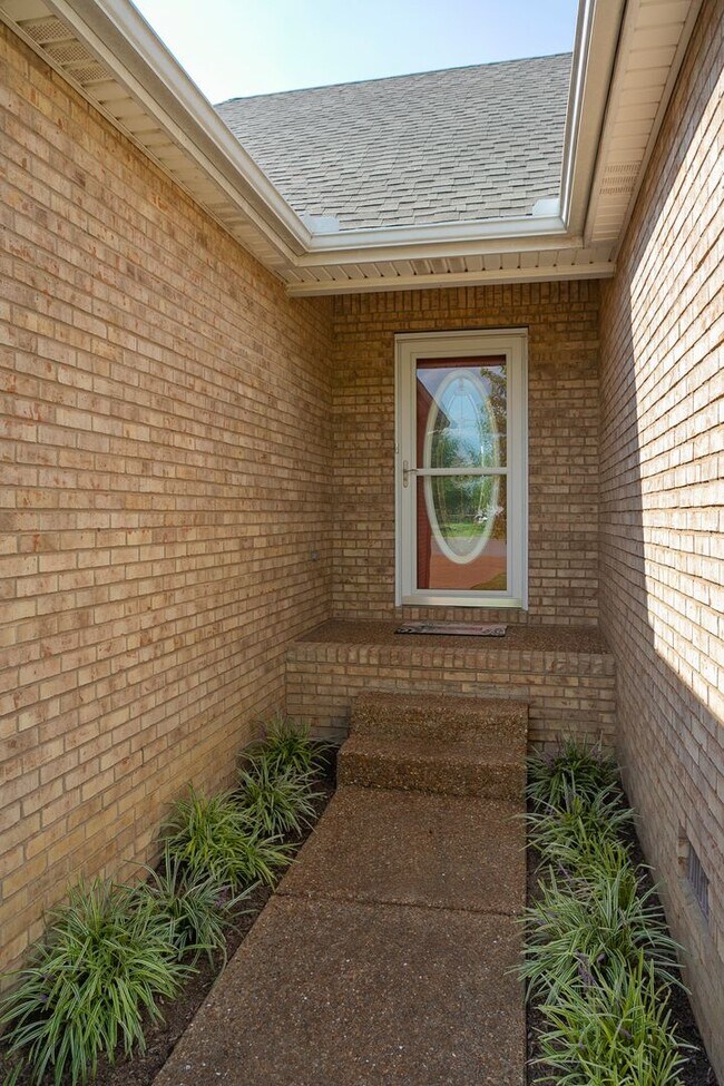 Foto del edificio - Lovely, Spacious 3 Bed- 2 Bath