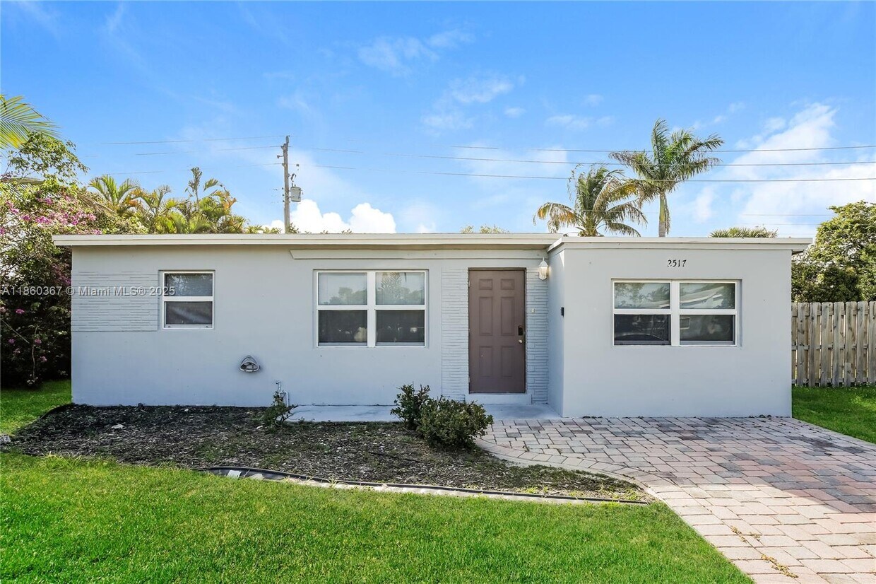 Foto principal - 2517 NE 12th Terrace