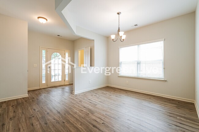 Building Photo - 138 High Point Way