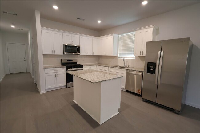 Foto del edificio - 15369 Dapple Blf Ln