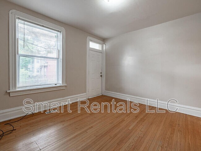 Foto del edificio - 3450 Giles Ave