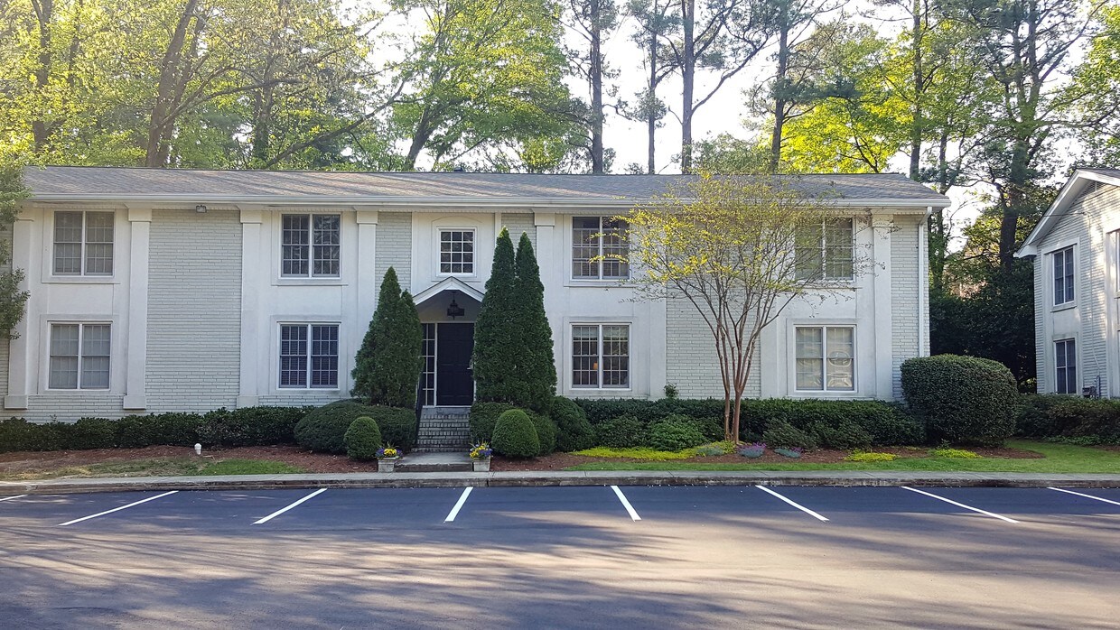 1020 Scott Blvd, Decatur, GA 30030 Condo for Rent in Decatur, GA