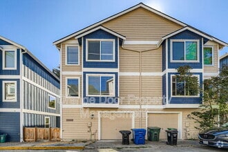 Building Photo - 2414 SW Holden St