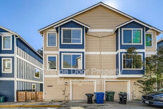Building Photo - 2414 SW Holden St