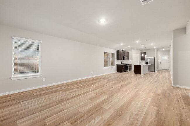 Building Photo - 6623 Castella Dr