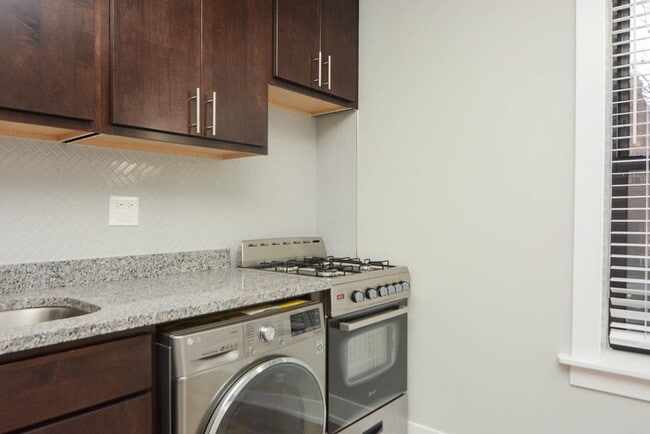 Foto del edificio - 429.5 W Belden Ave