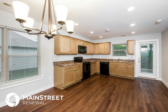 Building Photo - 875 Maple Trce