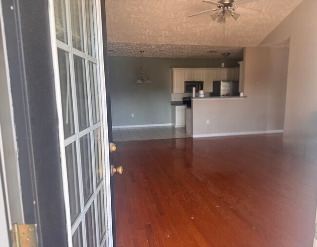 Foto del edificio - 4030 Bardstown Ct
