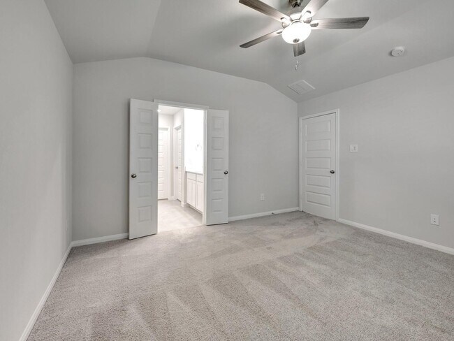 Building Photo - 18738 Timber Gln Dr