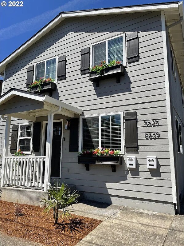 Photo - 5635 SE 84th Ave Townhome