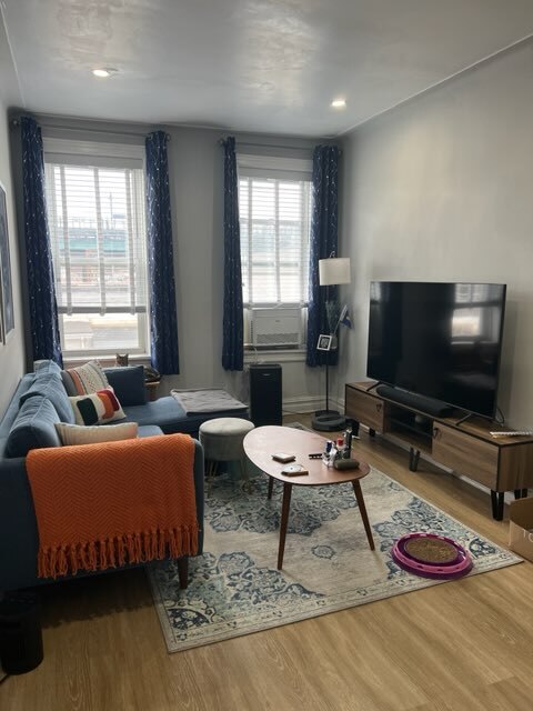 Unit 4 Living Room - 1642 E 2nd St