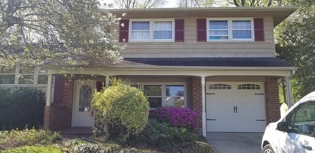 Foto del edificio - 955 Alexandria Dr