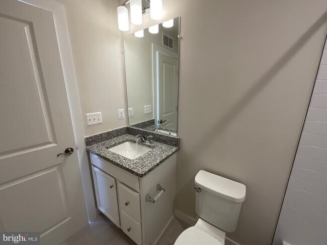 Foto del edificio - 1744 Blue Spruce St