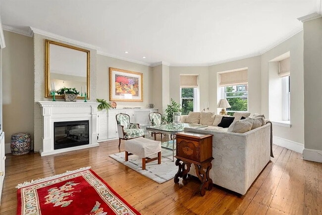 Building Photo - "Chic 1-Bed Oasis with Pool & Central Vacu...