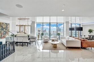 Building Photo - 4000 Island Blvd