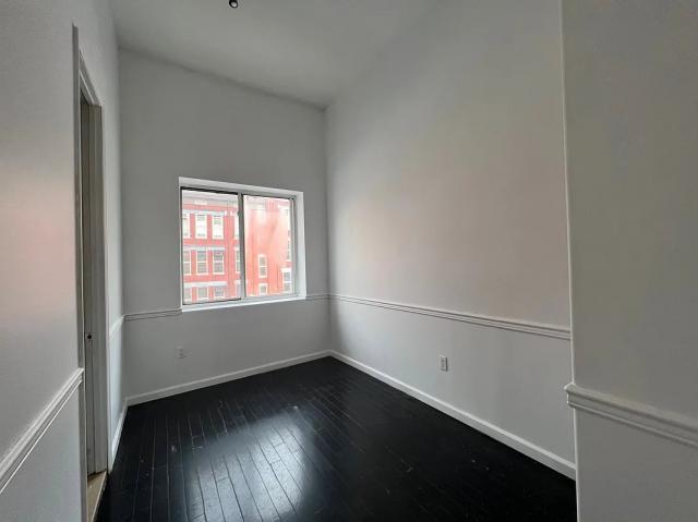 Foto del edificio - 3 bedroom in BROOKLYN NY 11221