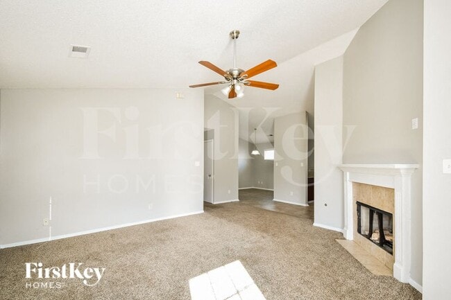 Building Photo - 4820 Royal Run Dr