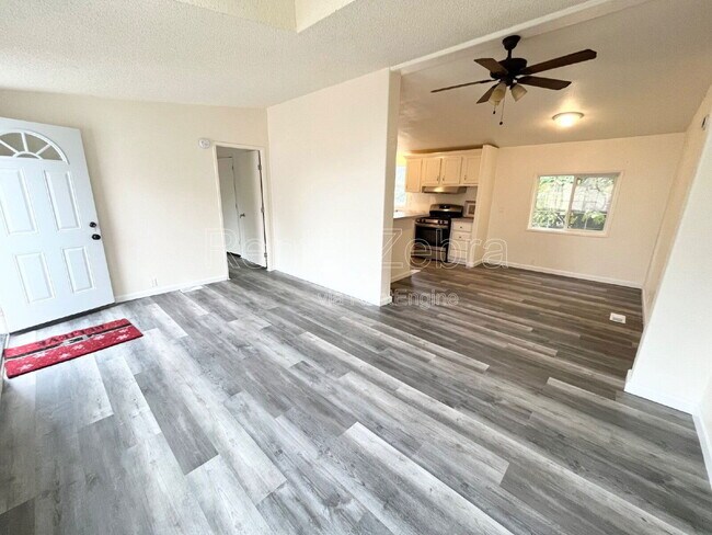 Foto del edificio - 6826 Rubi Ct