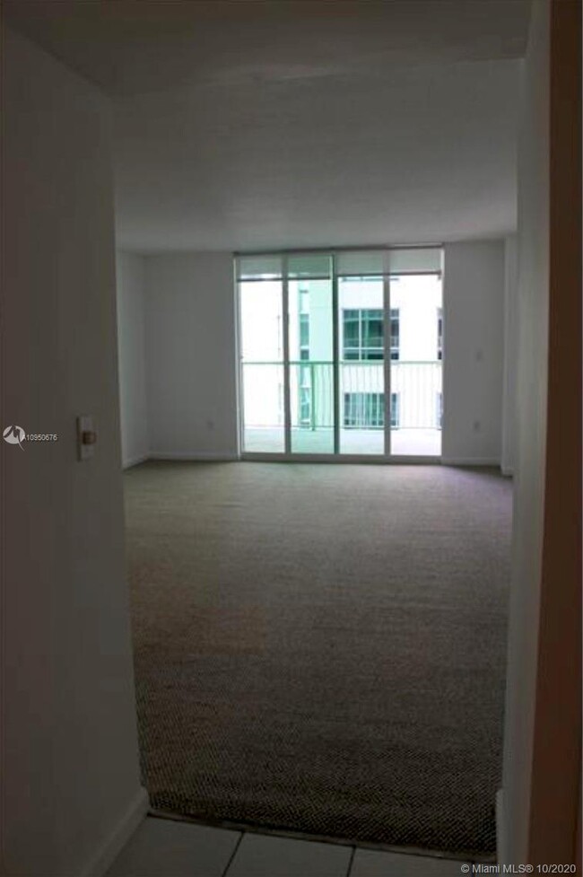 Building Photo - 1200 Brickell Bay Dr